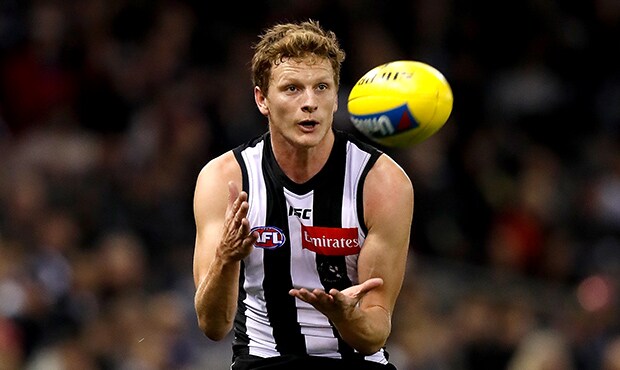 AFL 2018 Round 10 - Collingwood v Western Bulldogs MELBOURNE, AUSTRALIA - MAY 25: Will Hoskin-Elliott of the Magpies marks the ball during the 2018 AFL round 10 match between the Collingwood Magpies and the Western Bulldogs at Etihad Stadium on May 25, 2018 in Melbourne, Australia. (Photo by Adam Trafford/AFL Media)